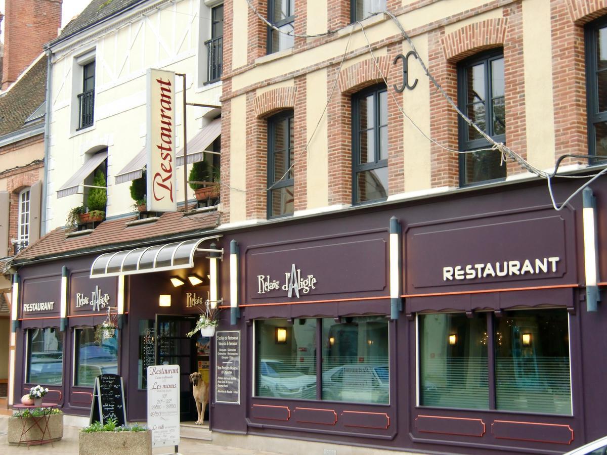 Logis Hotel-Restaurant Le Relais D'Aligre Châteauneuf-en-Thymerais Екстериор снимка