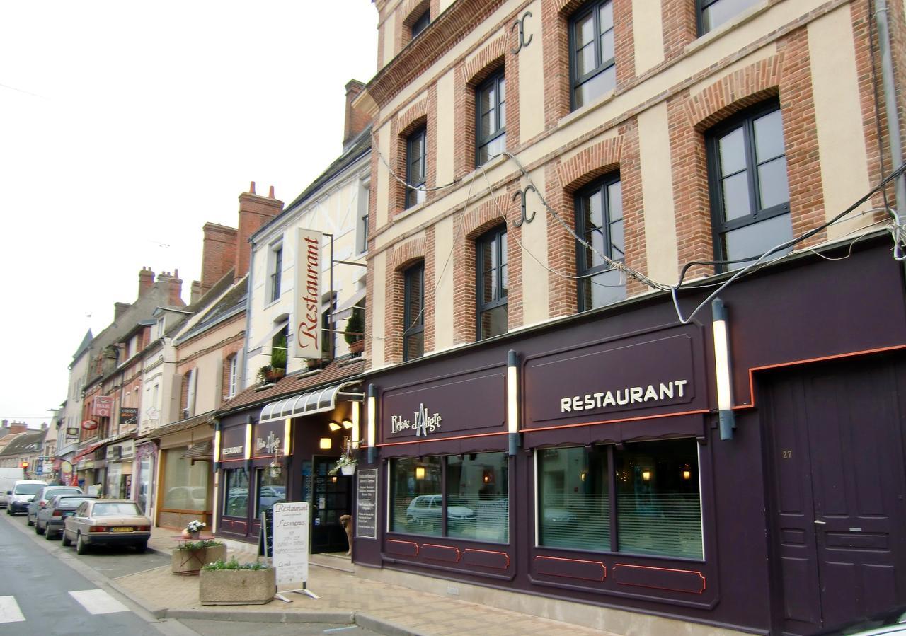 Logis Hotel-Restaurant Le Relais D'Aligre Châteauneuf-en-Thymerais Екстериор снимка