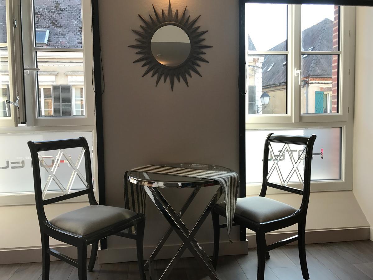 Logis Hotel-Restaurant Le Relais D'Aligre Châteauneuf-en-Thymerais Екстериор снимка